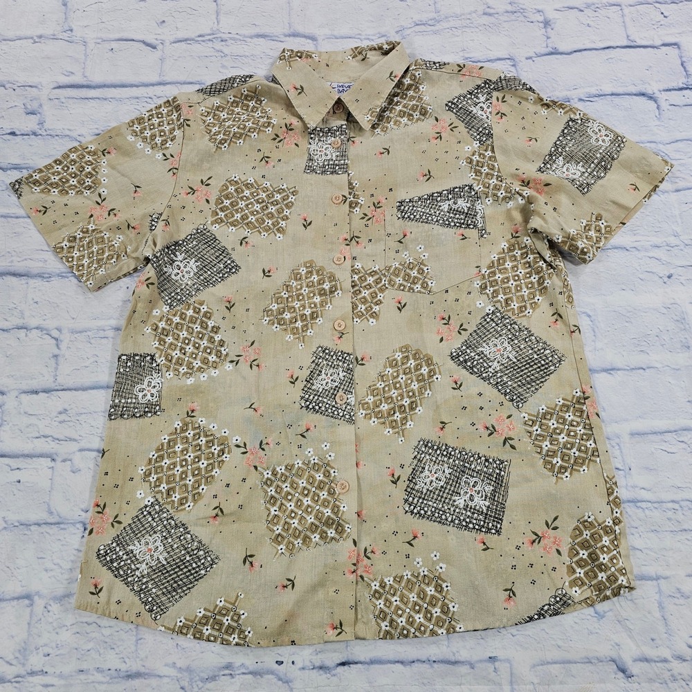 Paradise Bay Button Down Shirt Womens Medium Tan Floral Patchwork Aloha USA Made